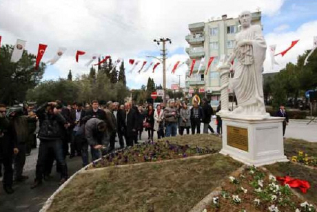 Τουρκία: Αποκαλυπτήρια του αγάλματος του Ιπποκράτη