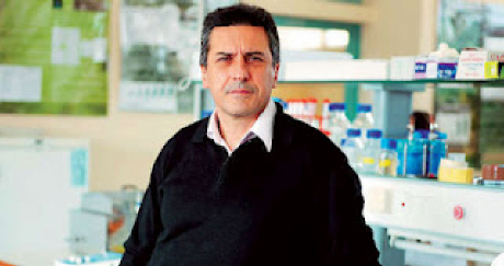 Δημήτρης Κουρέτας: Ο Έλληνας εφευρέτης του θαυματουργού κέικ αποκατάστασης!