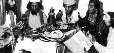 Εβραϊκή οικογένεια γύρω από το πασχαλινό τραπέζι
