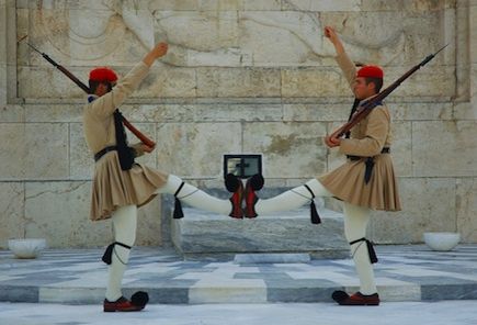 Υπόδουλοι των λαθών μας